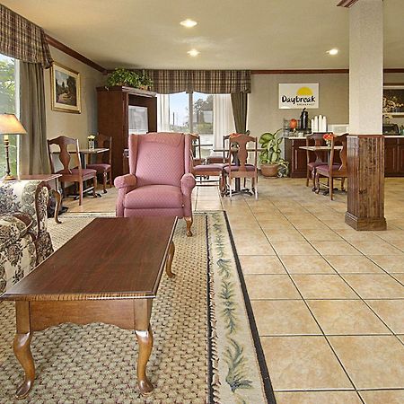 Days Inn By Wyndham Crowley Interior foto