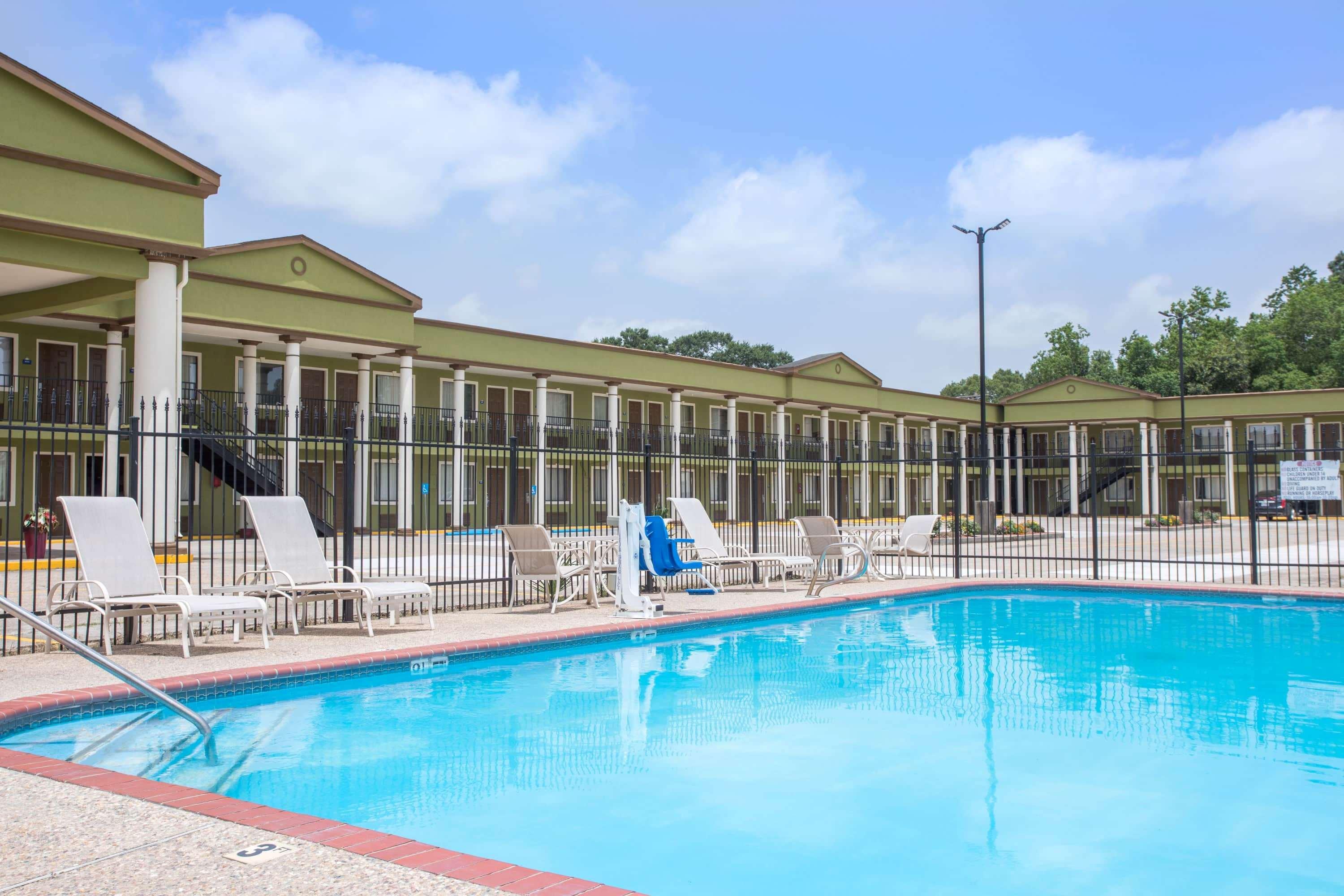 Days Inn By Wyndham Crowley Exterior foto